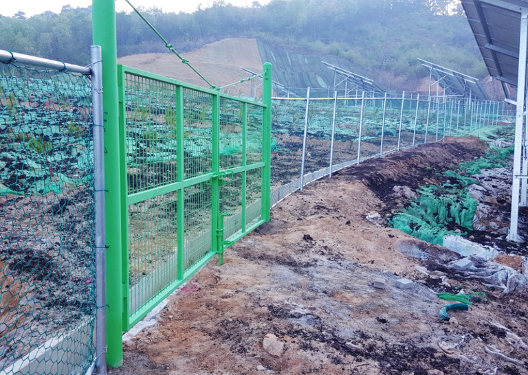 염소망  +  메쉬휀스  입니다.