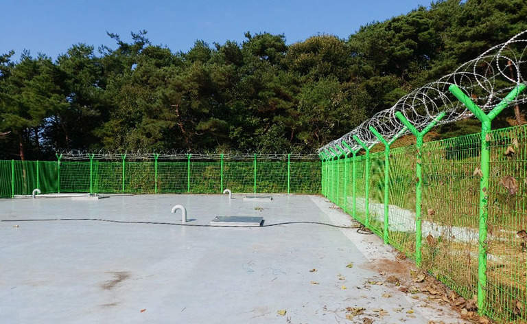 윤형가시망 + 연두 메쉬휀스입니다.